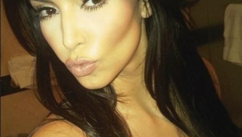 Kim Kardashian, obsedată de selfie