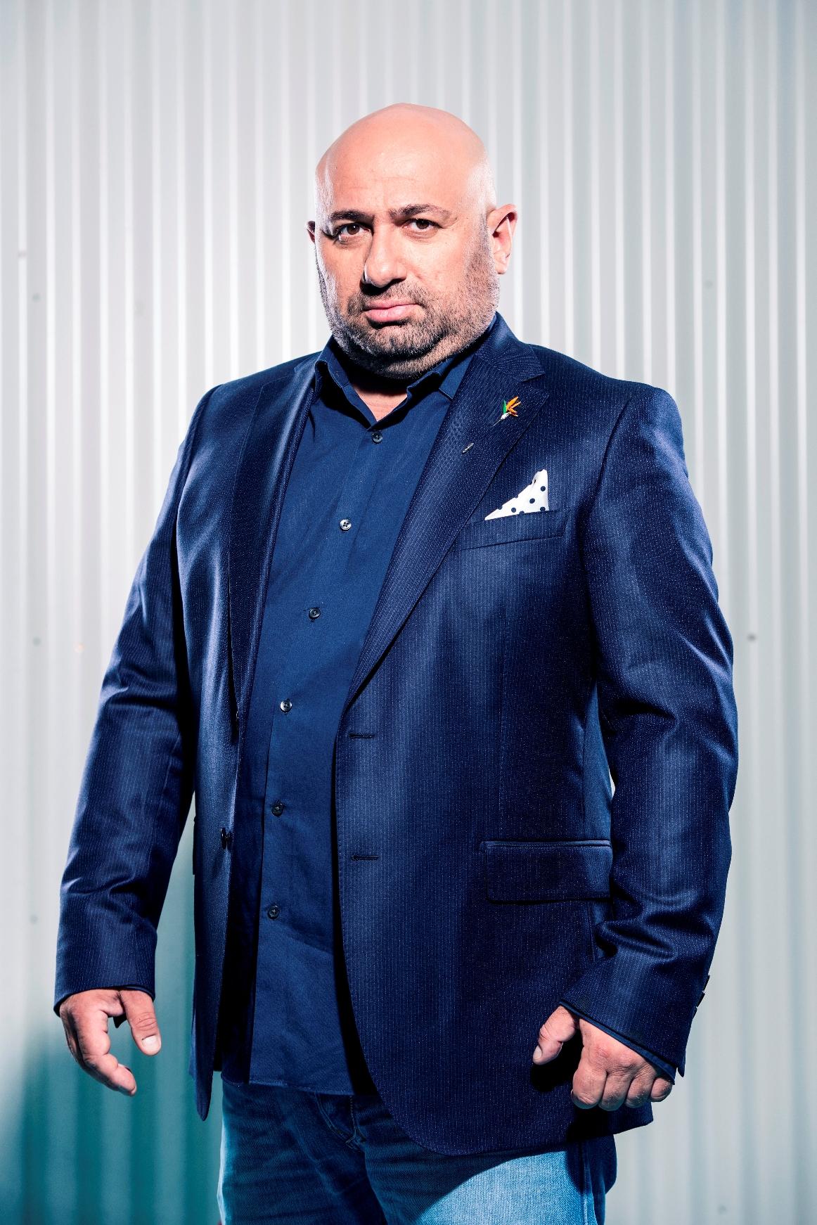 Cătălin Scărlătescu, juratul &bdquo;Hell&rsquo;s Kitchen &ndash; Iadul Bucătarilor&rdquo;, &icirc;ţi prezintă cea mai TARE reţetă a verii