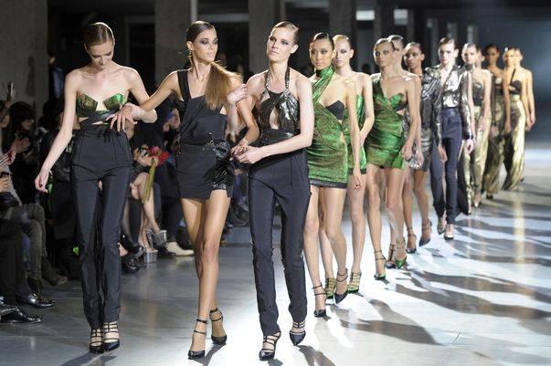 Regal de modă şi de vedete la Săptăm&acirc;na Modei de la Paris