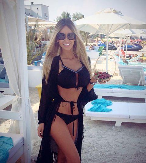 Imagini FIERBINȚI! Așa PASIUNE nici că ai mai văzut! Bianca &icirc;l seduce pe Victor &icirc;n văzul tuturor