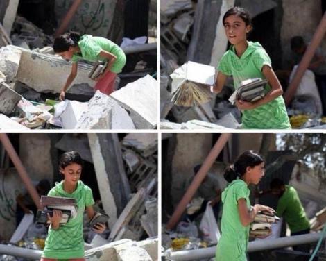 Imaginile care fac înconjurul lumii! I-au luat casa, dar nu și visele: O fetiță din Palestina își caută cărțile printre dărâmături