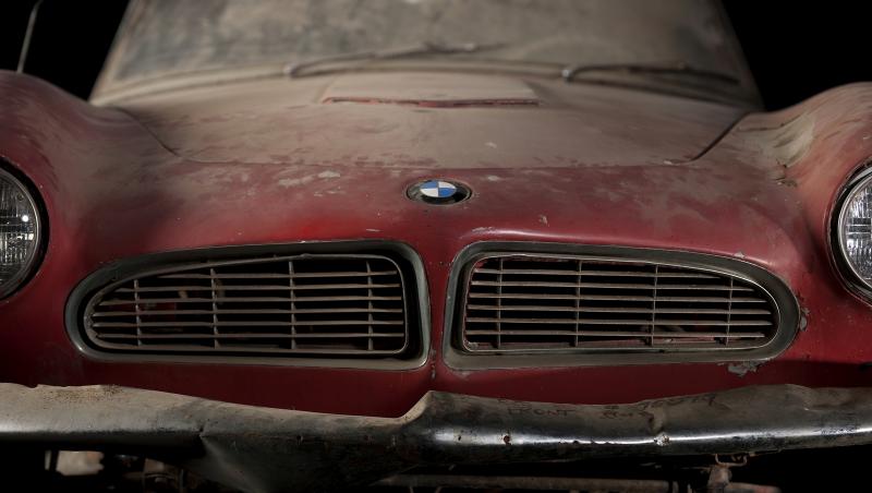 Resuscitarea unei legende: De ce a preferat Elvis Presley un BMW 507 roșu