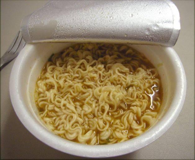 ASTA măn&acirc;nci şi TU! PERICOLUL imens la care te EXPUI