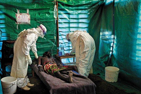 Alarmant! Câţiva bolnavi de Ebola au fugit dintr-un centru de izolare din capitala Liberiei, după un atac