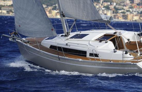 "Captură" incredibilă! Poliţia de frontieră bulgară a reţinut 60 de persoane aflate pe un iaht cu şase locuri