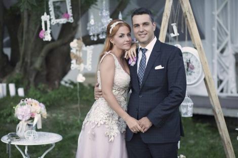Prezentatorii Antena Stars, Oana Turcu şi Cristi Brancu, au fost naşii de căsătorie ai unei foste concurente de la Next Top Model