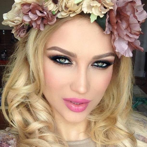 Lora, la un pas să facă un atac de panică! Cum a &rdquo;ajutat-o&rdquo; bărbatul care se afla l&acirc;ngă ea te va &Icirc;NFURIA...la MAXIMUM!