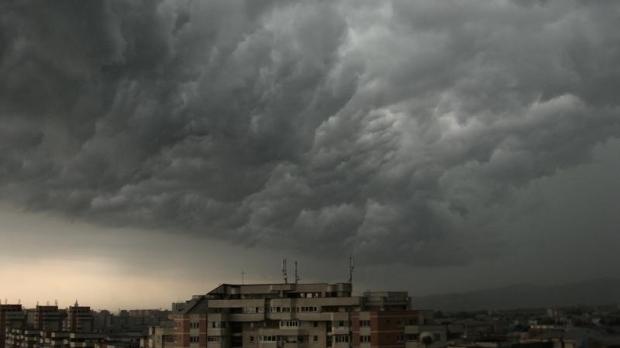 Se &icirc;nt&acirc;mplă CHIAR ACUM! Anunțul făcut de meteorologi &icirc;ți RUINEAZĂ PLANURILE