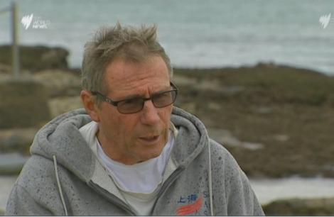 RECORD SPECTACULOS! La 70 de ani, un bărbat din Australia a traversat înotând Canalul Mânecii!