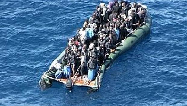 MACABRU! 18 CADAVRE au fost descoperite &icirc;ntr-o ambarcaţiune plină cu imigranţi