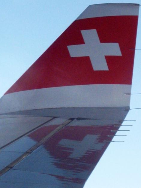 Două avioane au intrat în coliziune în zbor, în estul Elveției: cel puțin șase persoane au fost rănite