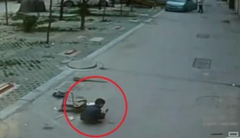 VIDEO ȘOCANT! Un băiețel de șase ani a fost călcat de mașină! E UIMITOR ce se întâmplă după IMPACT