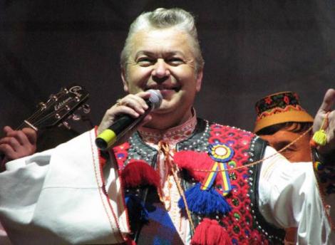 Interpretul de muzică populară, Gheorghe Turda, s-a prăbușit pe scenă, după ce ar fi suferit un atac cerebral