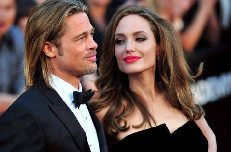 În sfârşit, s-au "luat"! Brad Pitt şi Angelina Jolie s-au CĂSĂTORIT, după NOUĂ ANI!
