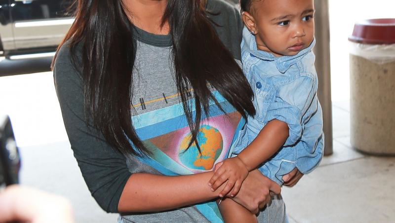 Fiica lui Kim Kardashian, coafată la numai un an: Iată ce aranjată este!