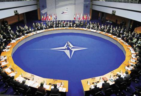 NATO va instala cinci BAZE în Europa de Est! Una va fi în România