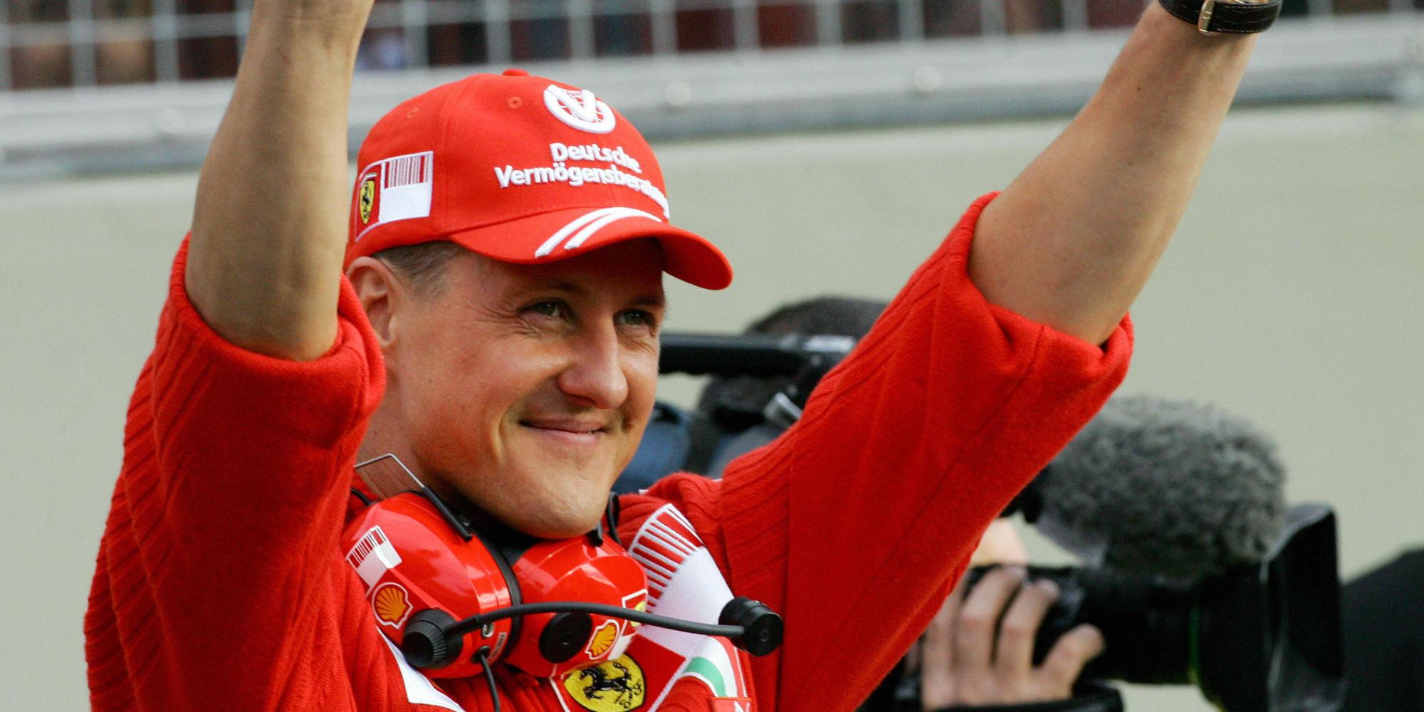 &Icirc;n sf&acirc;rșit o VESTE BUNĂ! Vezi LIVE &icirc;ntoarcerea lui Michael Schumacher acasă