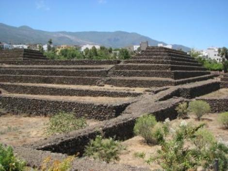 Descopera Piramidele Negre din Tenerife