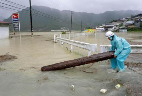 ALERTĂ MAXIMĂ! Japonia: 700.000 de persoane vor fi evacuate de pe o insulă