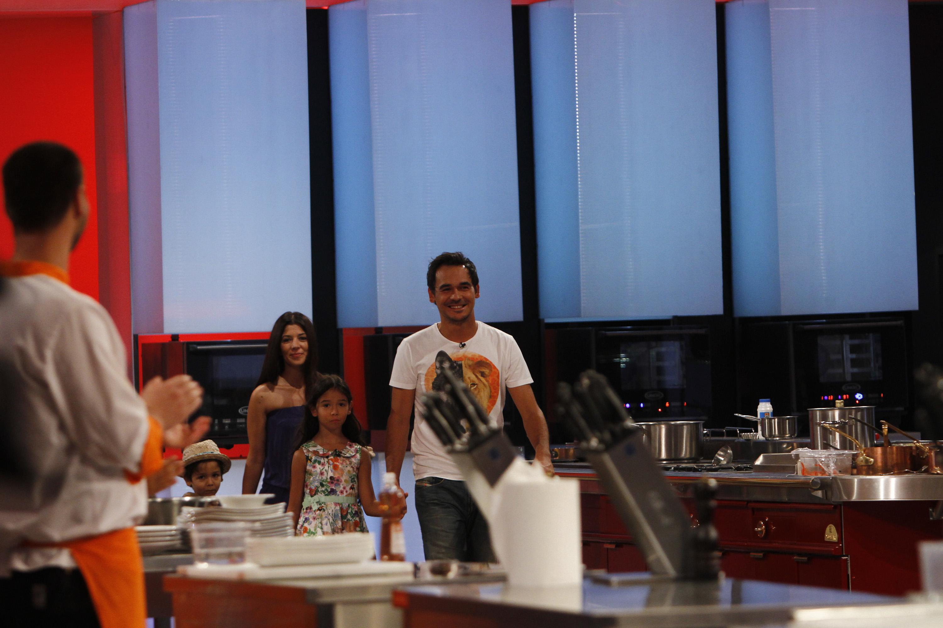 Răzvan Simion, un tată cu normă &icirc;ntreagă! Prezentatorul de la Neatza are doi copii extrem de TALENTAȚI!