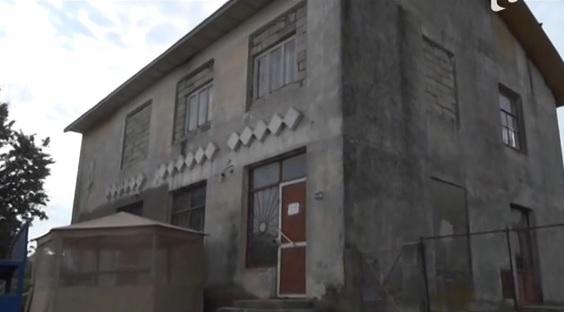 Grădinița &icirc;nfrățită cu barul, &icirc;ntr-o localitate din Suceava