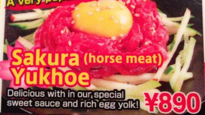 Așa e fast food-ul la japonezi: Carne crudă de cal, în loc de hamburgeri suculenți!