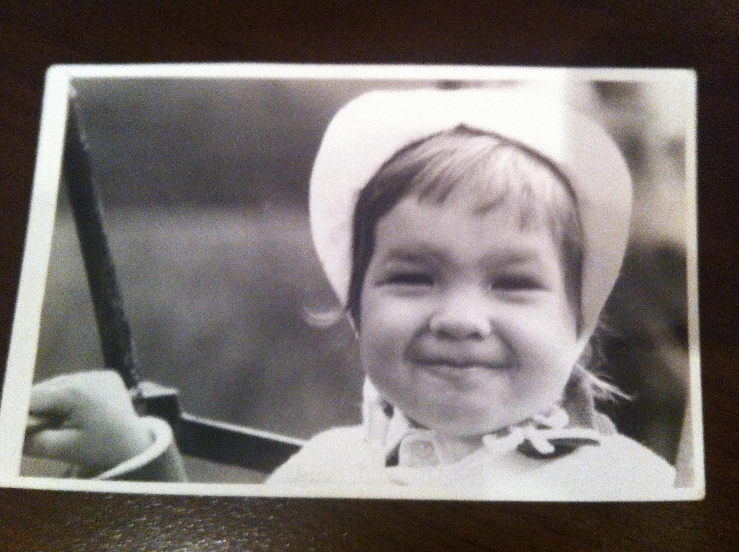 Aceasta vedetă va fi unul dintre concurenții super show-ului "Dansează printre stele"! O recunoști?