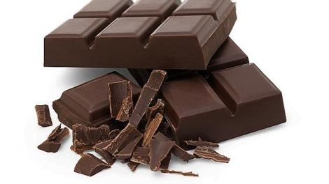 Magie sau logică? Cum poți lua un ”pătrățel”, dar ciocolata să rămână ÎNTREAGĂ!
