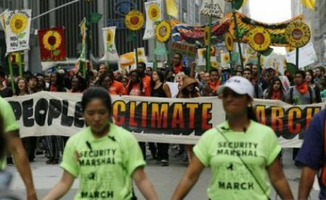 Manifest împotriva încălzirii globale! Sute de mii de oameni au ieșit în stradă, în frunte cu Leonardo DiCaprio