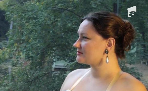 ȘOCANT! O soprană a anunţat pe Facebook că vrea să se sinucidă!