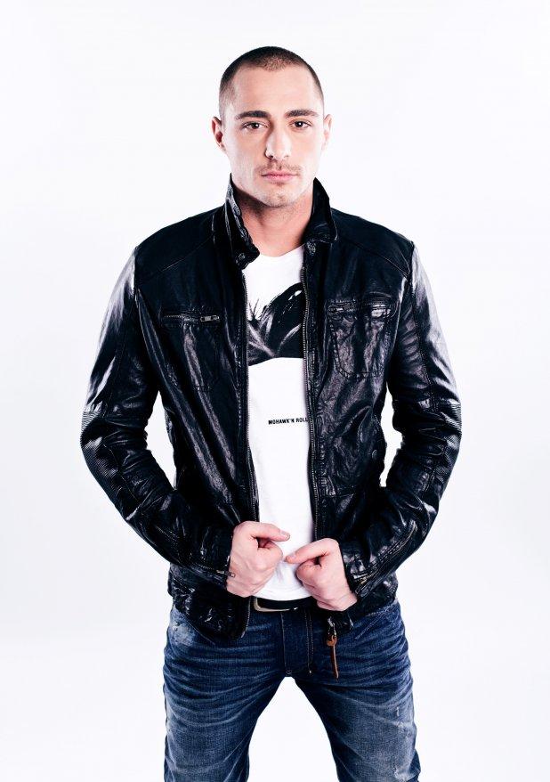 Vladimir Drăghia doarme alături de o felină: Uite ce simpatici sunt &icirc;mpreună!