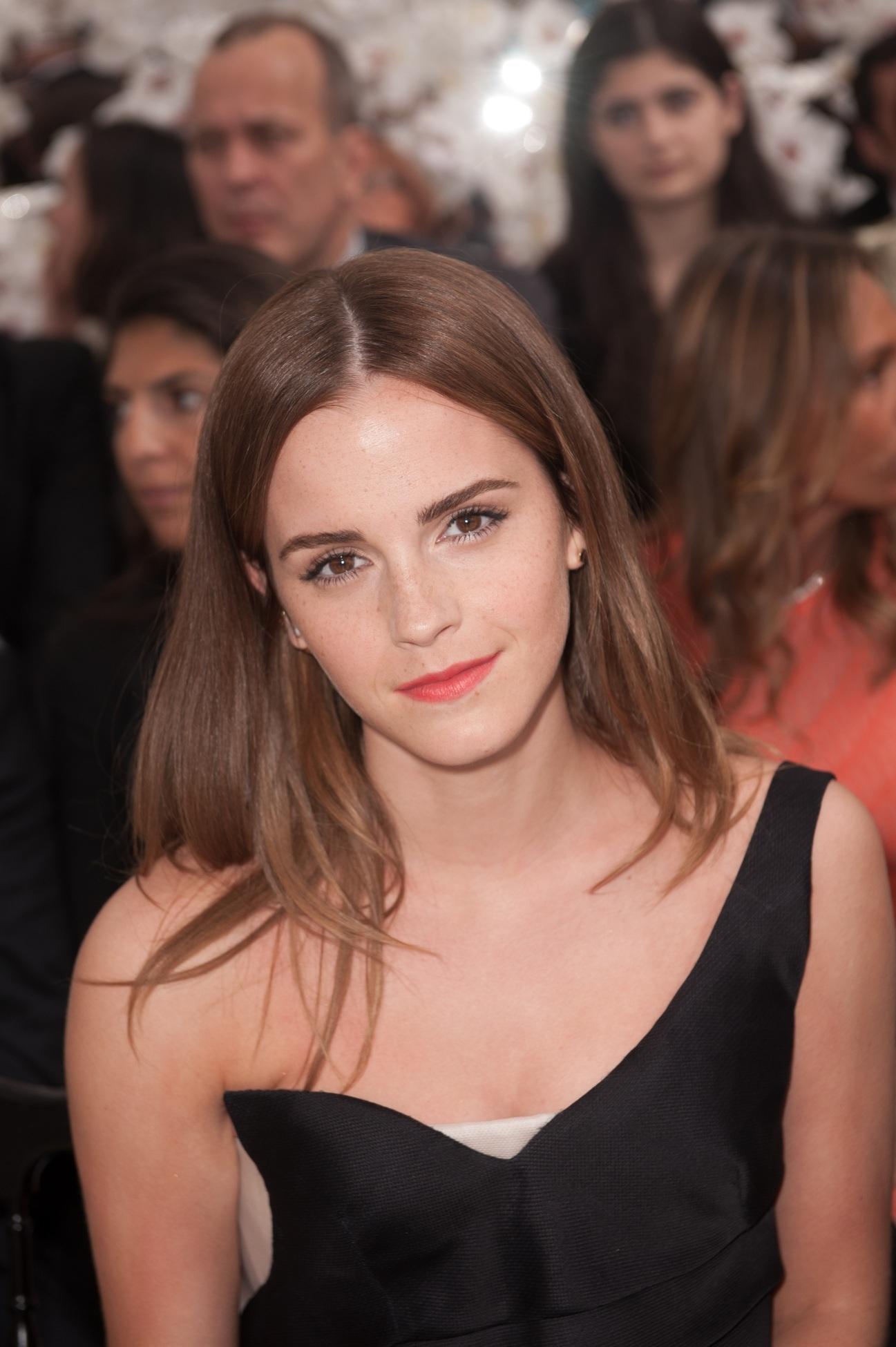 Ea urmează: Emma Watson, amenințată cu publicarea de fotografii nud