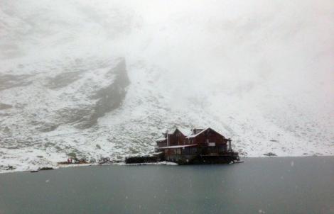 La Bâlea Lac, zăpada măsoară deja câțiva centimentri