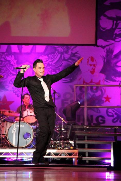 Fanii au fost în EXTAZ! Robbie Williams, în vizită în România!
