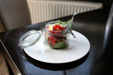 Îți dorești un mod inedit de a servi salata? Chef Florin ne propune cea mai simplă idee