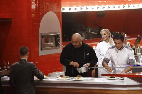 Concurenții puși la zid! Cei trei chefi au preluat bucătăria la inaugurarea  restaurantului “Hell’s Kitchen – Iadul Bucătarilor”
