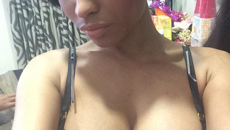 Nicki Minaj își prezintă ”bijuteriile” în niște selfie-uri de senzație!