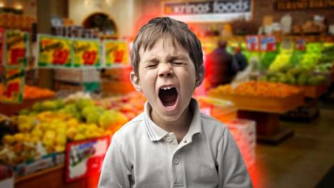 Gest ȘOCANT! Un copil a fost abandonat într-un supermarket din Rusia