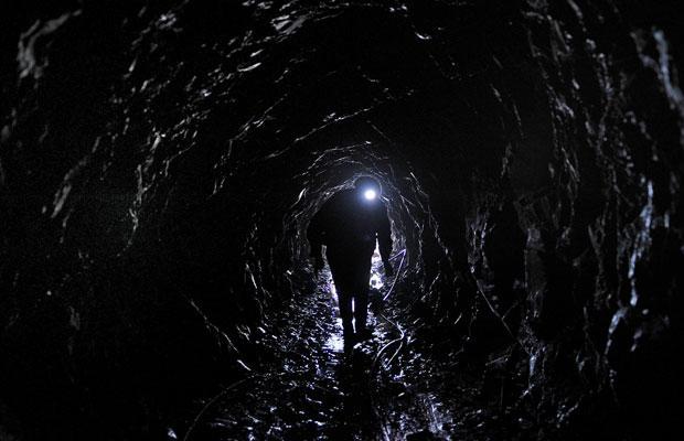 Situaţie disperată! 34 de mineri sunt blocaţi &icirc;n subteran, &icirc;n Bosnia, &icirc;n urma unui cutremur