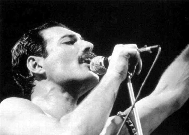 Ar fi &icirc;mplinit 68 de ani! Freddie Mercury: "Dacă mor m&acirc;ine, nu-mi pare rău"