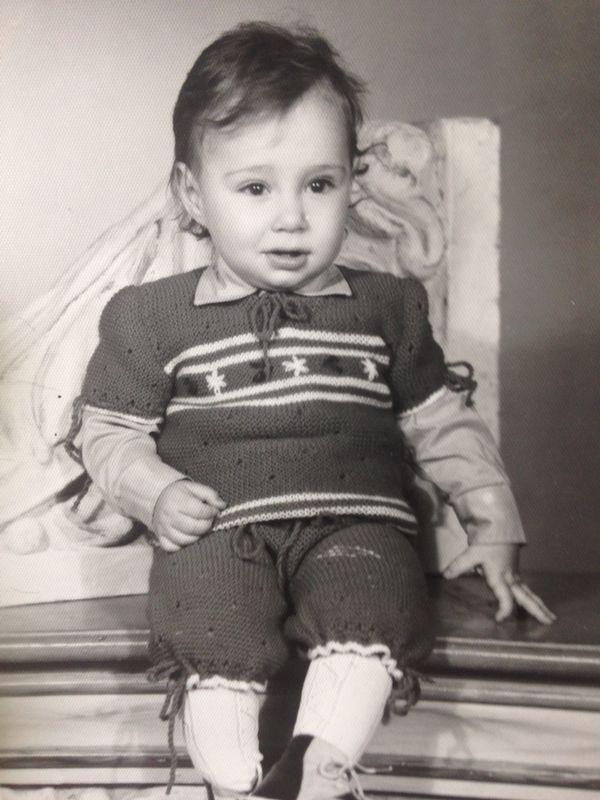 Prichindelul ăsta a devenit un bărbat șarmant! El va fi cel de-al treilea concurent  &rdquo;Dansează printre stele&rdquo;! &Icirc;l recunoști?