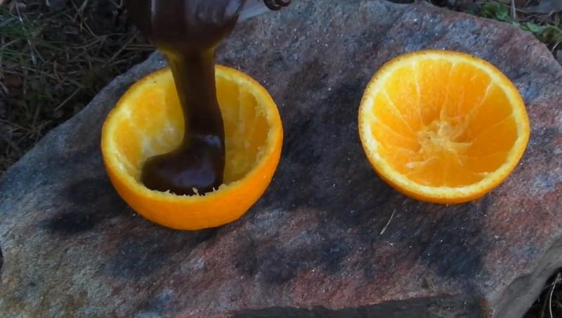 Un desert delicios, într-o portocală