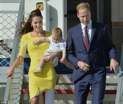 BOMBĂ! Ducesa de Cambridge este ÎNSĂRCINATĂ cu al doilea copil