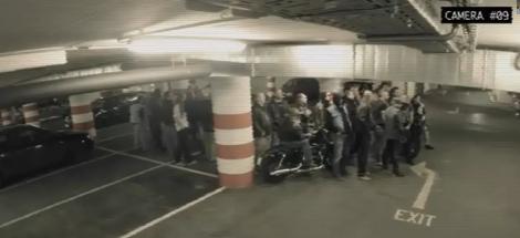 Cum reacţionează oamenii atunci când văd nişte motociclişti pletoşi, extrem de furioşi! Un CLIP de MILIOANE!