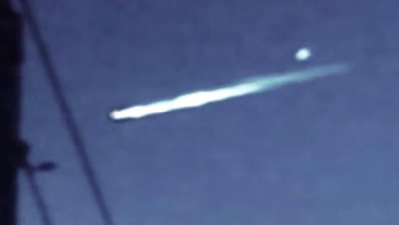 Minge de foc apărută pe cer! Panică printre locuitori, imaginile te lasă fără cuvinte! (VIDEO)