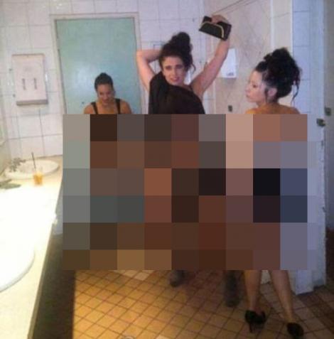 EXPLICIT! Ce fac femeile când merg în TOALETA cluburilor de noapte! Fotografiile interzise minorilor au ajuns pe internet