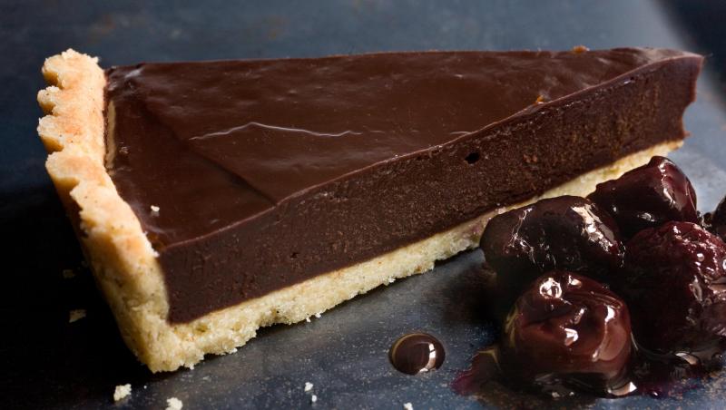 Reţetă de milioane pentru weekend: Cum să faci o tartă cu ciocolată în câteva minute! E delicioasă!