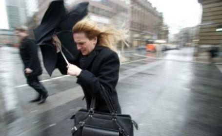 Vremea rea face ravagii! București și alte șase județe, sub avertizare de tip COD GALBEN de V&Acirc;NT! Iată zonele vizate