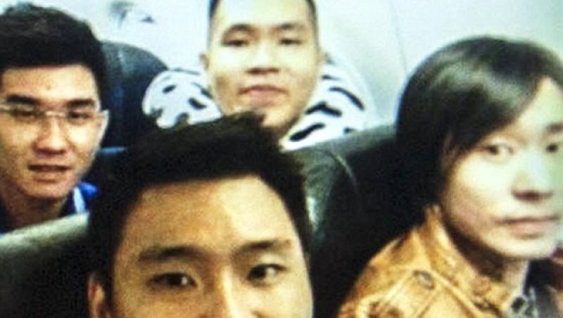 Era numai un zâmbet şi nimic nu prevestea cumplitul accident! Iată care a fost ultimul selfie din avionul morţii!