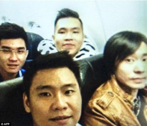 Era numai un zâmbet şi nimic nu prevestea cumplitul accident! Iată care a fost ultimul selfie din avionul morţii!